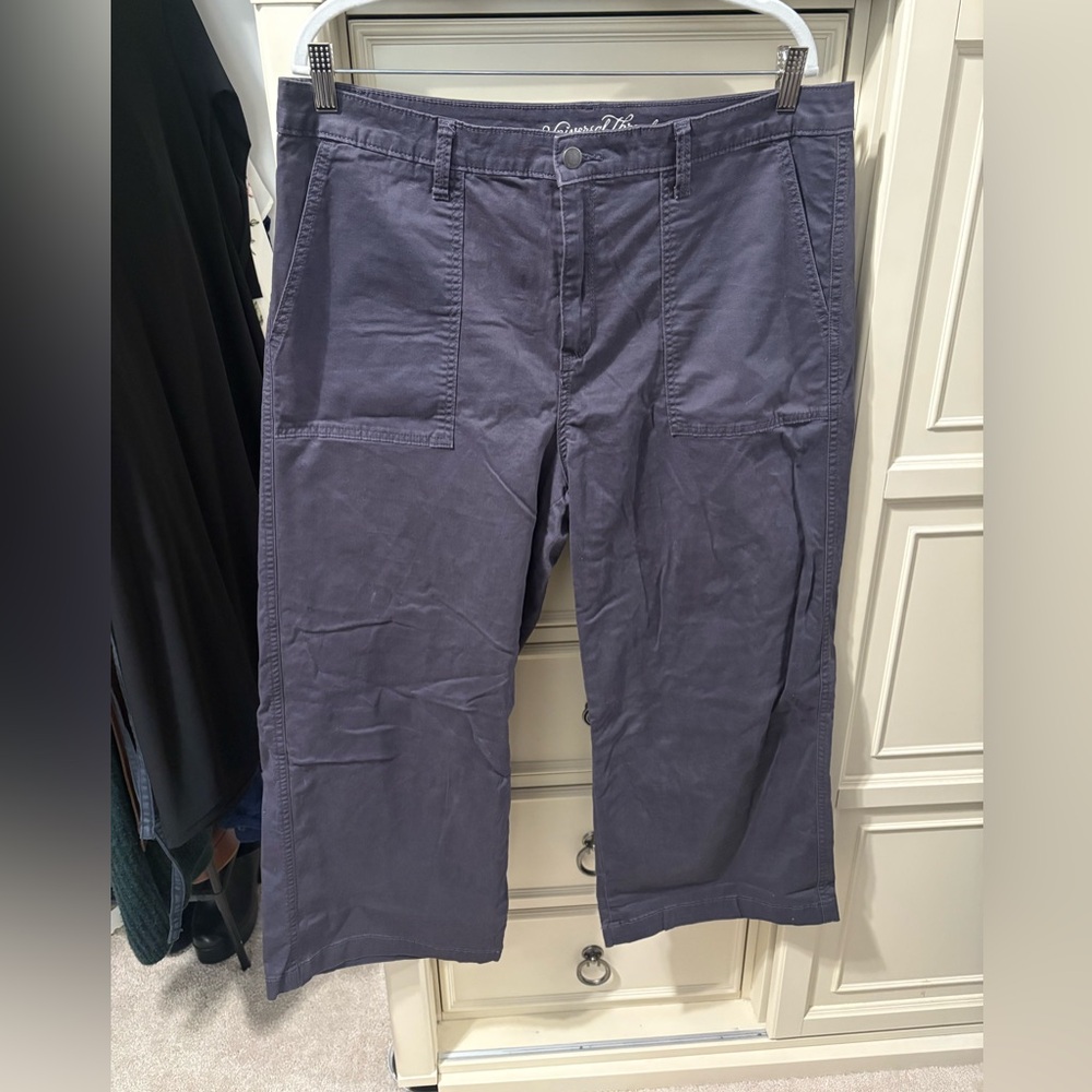 Universal Thread Cropped Utility Pants in Charcoal Gray